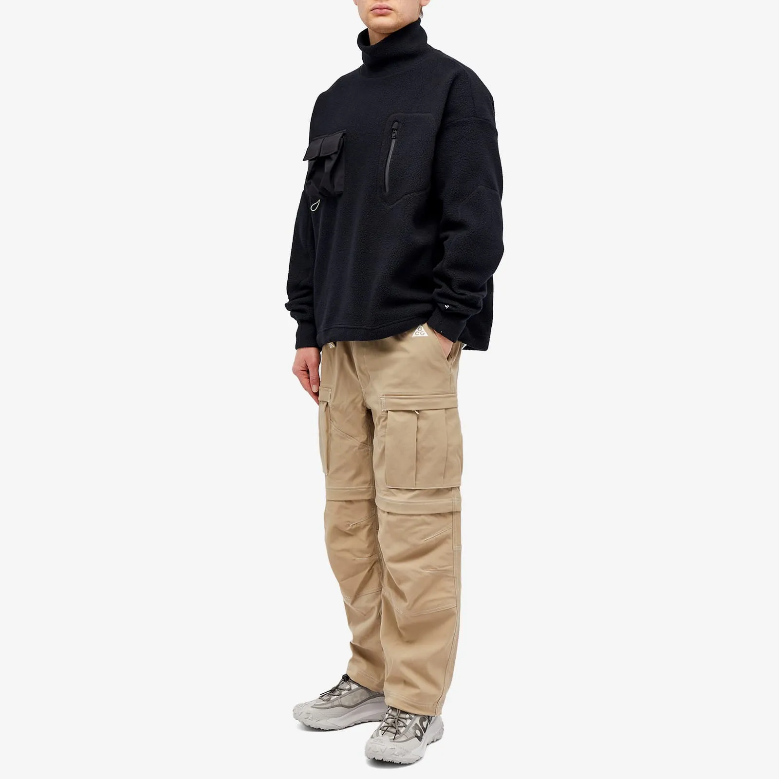 Nike Acg Smith Summit Cargo Pants in Khaki, Iron Ore & Summit White